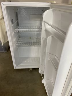 Mini fridge 2024 with no freezer