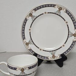 Wedgwood Highgrove Teacup & Saucer Set Bone China England 1991
