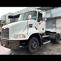 200801B2 TRUCK TRACTOR MACK AUTOMATIC CXN612 DAY CAB