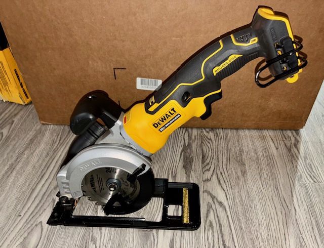 DEWALT ATOMIC 20V MAX Cordless Brushless 4-1/2 in. Circular Saw (Tool Only)
