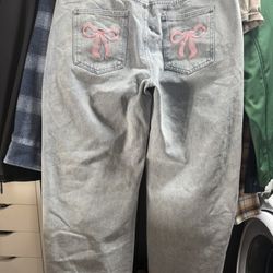 Women’s Baggy Jeans