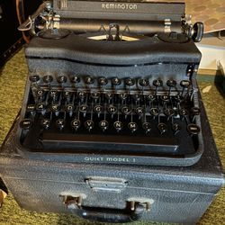 Vintage Typewriter 