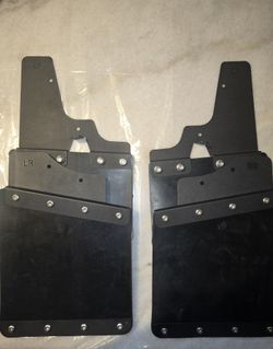 Brand new Chevy Silverado 1500 mud flaps (2019–2025) 🛻✨