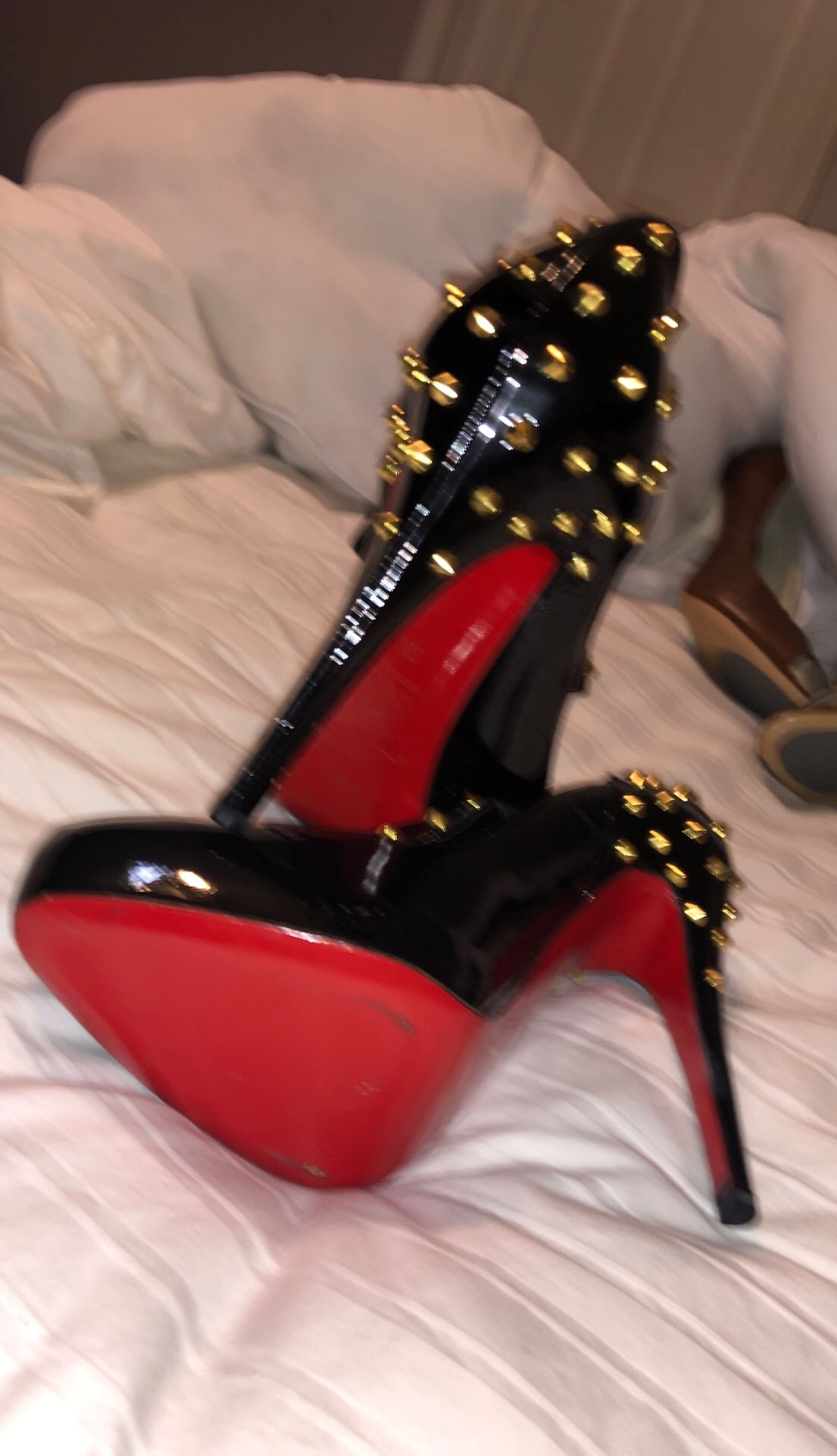CHRISTIAN LOUBOUTIN