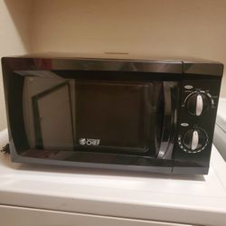 Countertop Microwave *Like New*