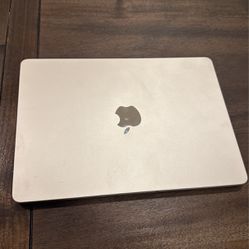 MacBook Air M2 13.3” Starlight 2022