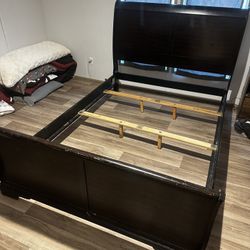 Wooden Queen Bedframe