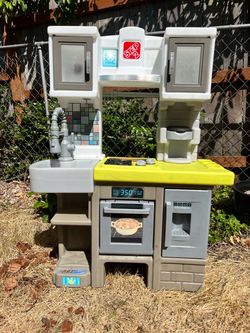 Toddler Play Kitchen