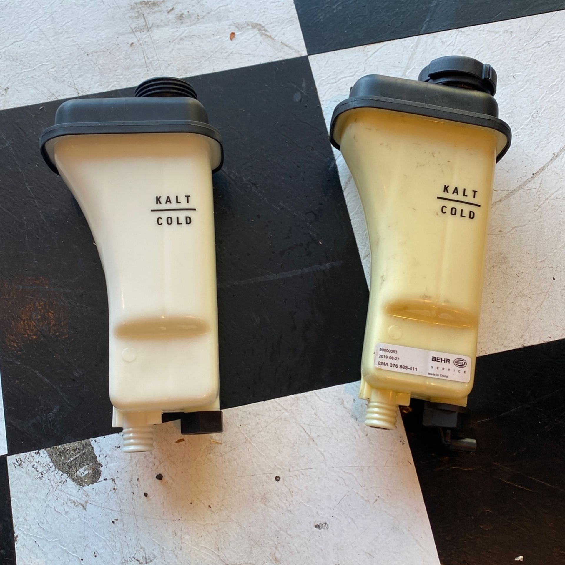 E36 Expansion Tanks