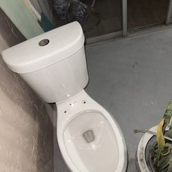 Toilet Nuevo Glacier Bay 