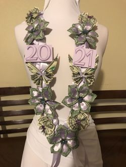 Graduation Money Lei