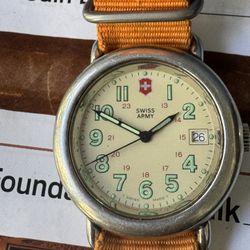 Victorinox Swiss Army Military Style Vintage Watch 90’s For Men 35 Mm 300 M