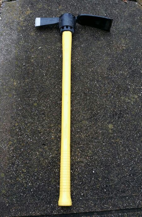 Nuevo pico para escarbar tierra.