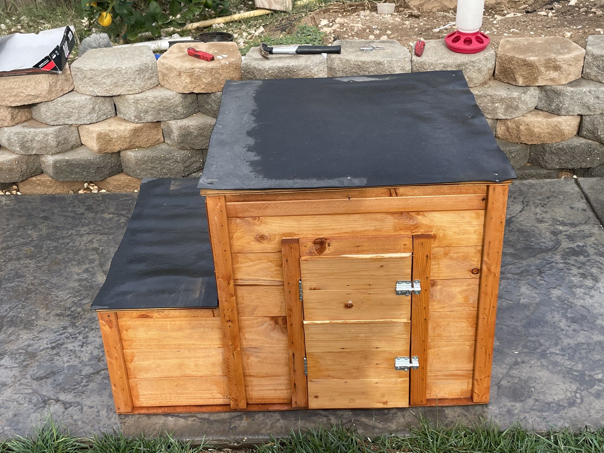 Chicken Coop With Feed And Feeder 