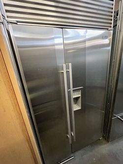 42”Sub-Zero Stainless Steel Side-by-Side Refrigerator