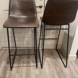 Ashley Centiar Pub Height Bucket Seat Bar Stool (Set of 2)