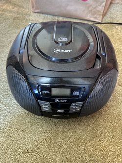 Vintage AUVI CD player boombox