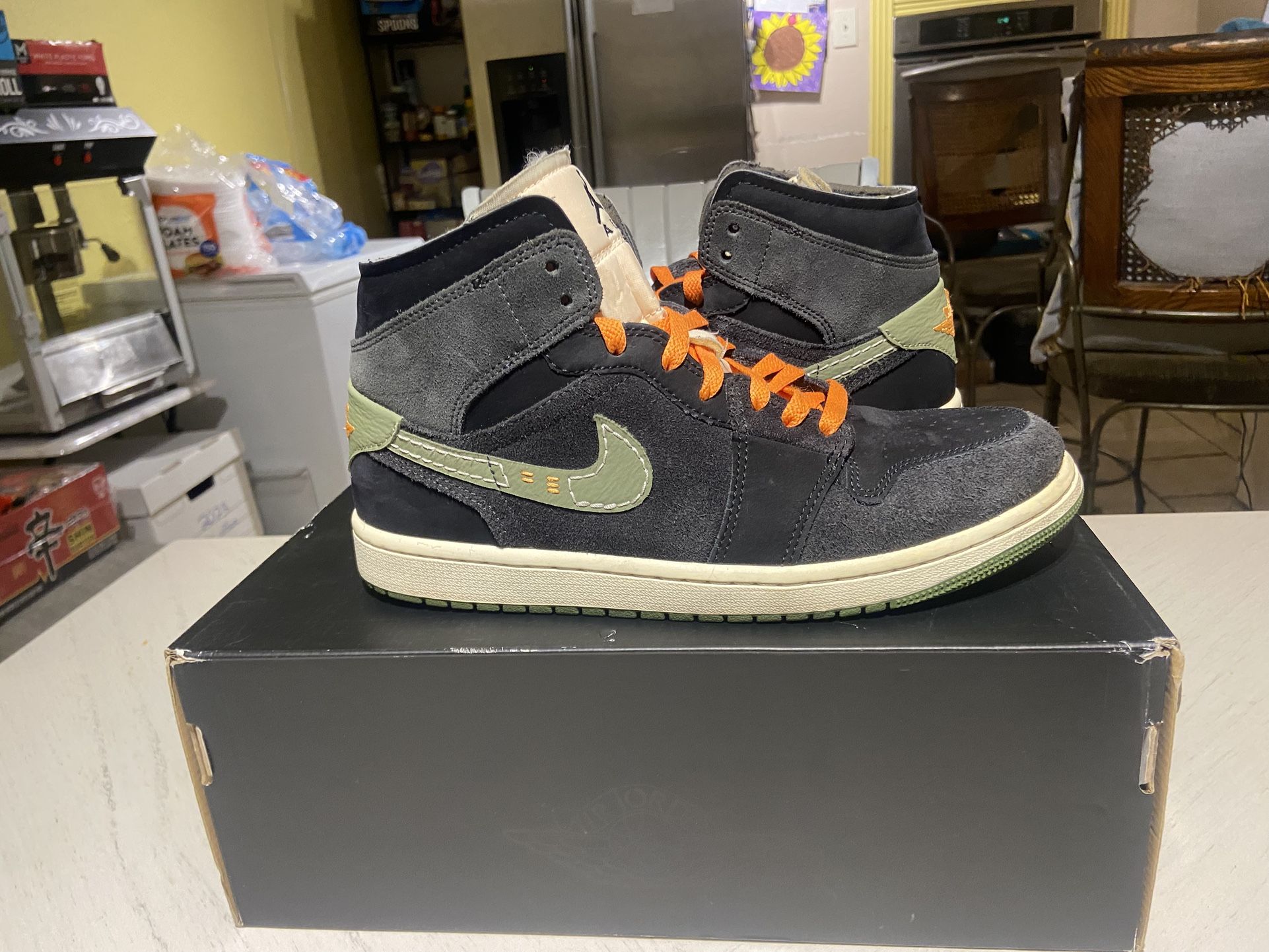 Jordan 1 Mid Se Craft - Size 8.5