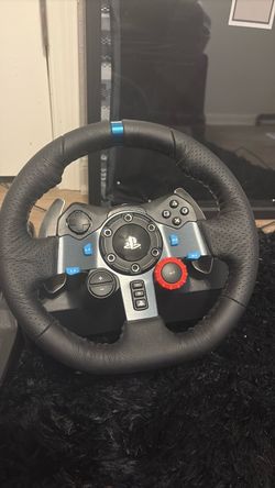 PS5 steering wheel and pedal set