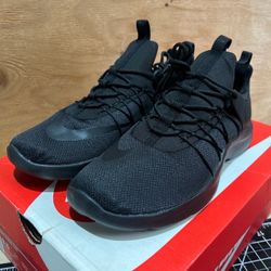 Nike Darwin GS 845136-002 Sneaker Size Youth 7 / Women 8.5
