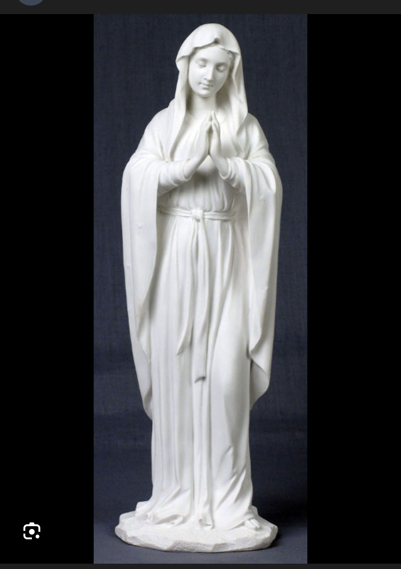 Virgen Mary On Prayer Statue