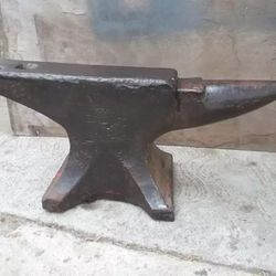 John Powell Anvil 130 Lbs Made In England