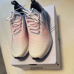 Nike Air 270