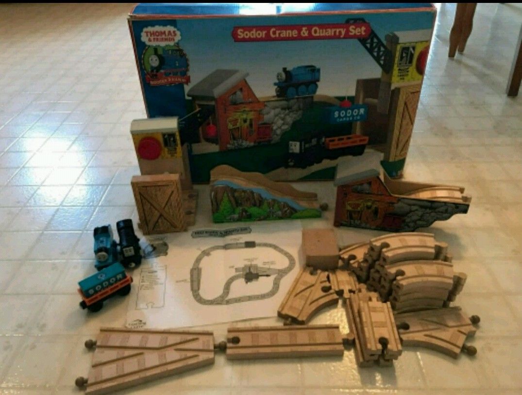 Thomas & Friends Wooden Railway Sodor Crane & Quarry Set
