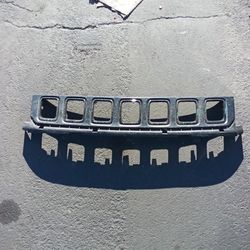 2021 Jeep Compass Front Upper Grille OEM 