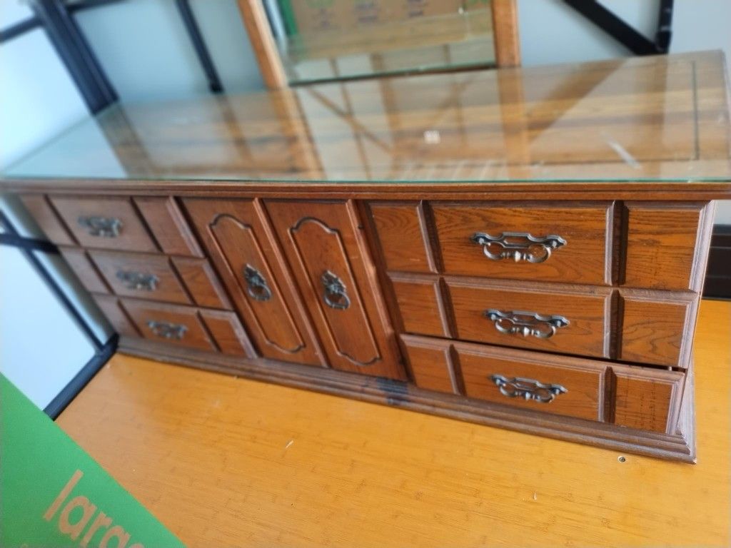 Horizontal Dresser with mirror 