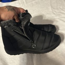 women’s boots small