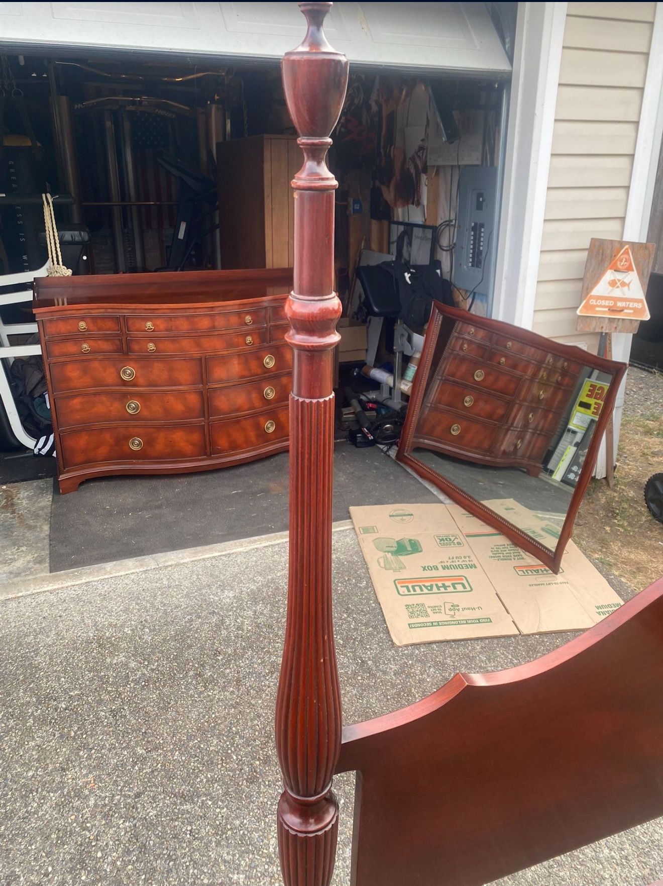  Beautiful Vintage Morganton Antique Bedroom Set 4 Post Bed , Dresser And Mirror Full Size Pick Up In Orting  The Morganton Furniture Company was a we