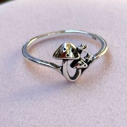 mushroom & stars ring ✨ 925 Sterling Silver size 7