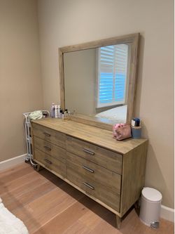 Queen size bedroom and like new mattress