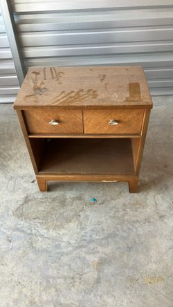Vintage John M Smyth Company Dixie Side Table 