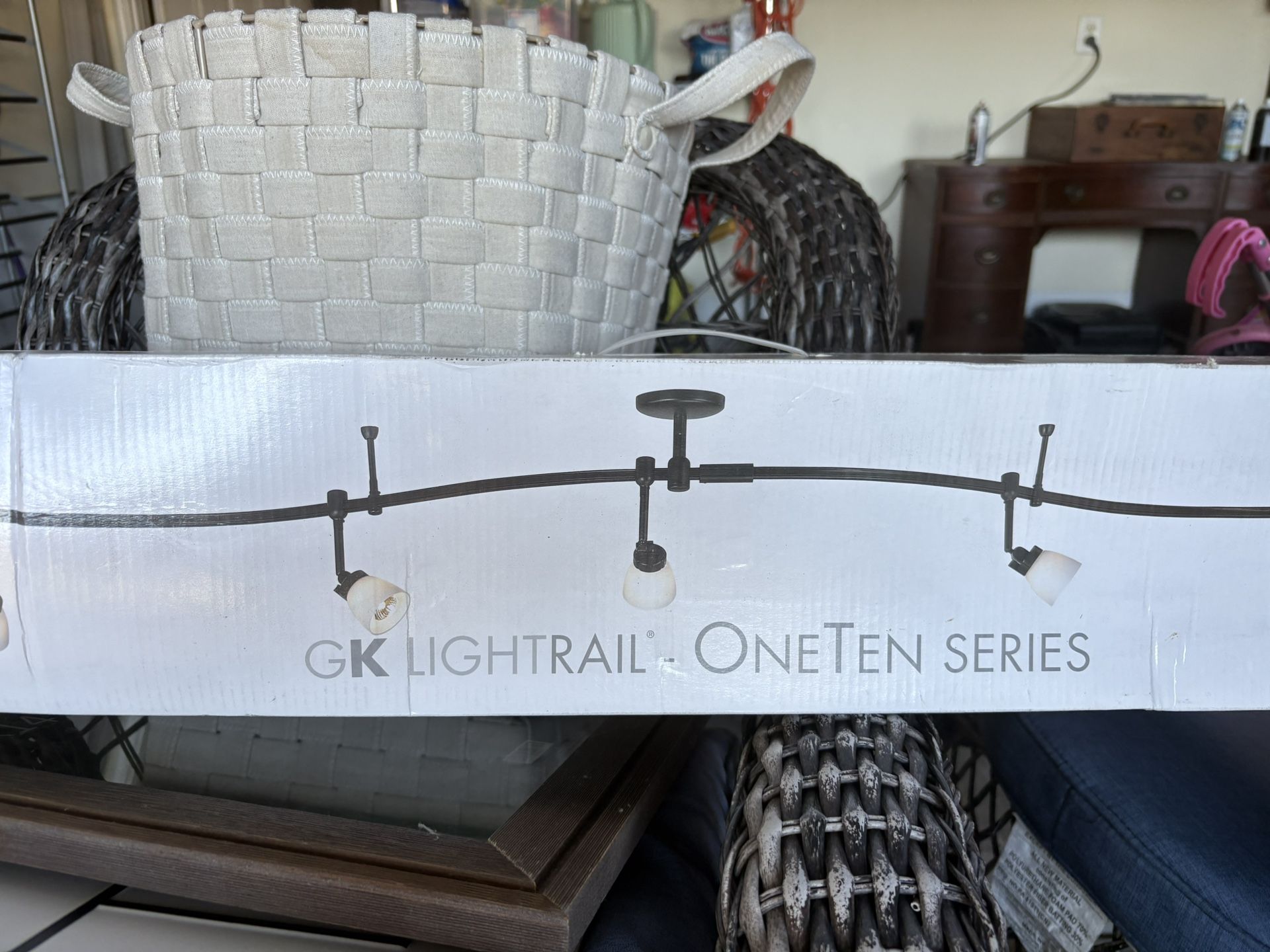 GK Light trail OneTen Series 