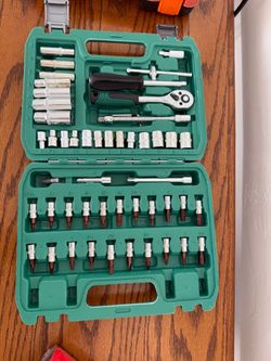 Green 46-Piece 1/4" Drive Socket & Ratchet Mechanic Tool Set