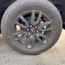 GMC Sierra Wheels & tires