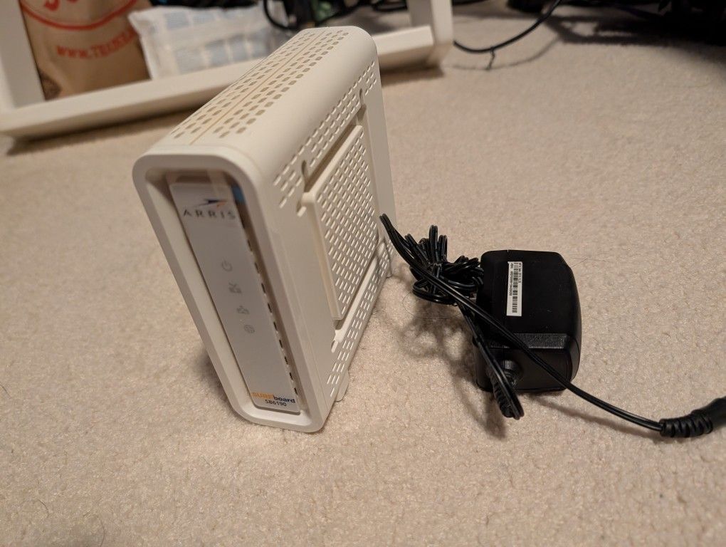 Arris Surfboard SB6190 Modem DOCSIS 3.0 32x8