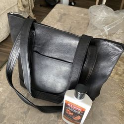 Le Donne Leather Double-Strap Small Pocket Tote