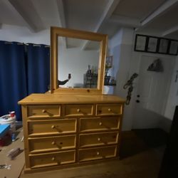 9 Drawer Wood Dresser With Mirror