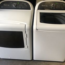 Whirlpool Washer and Gas Dryer Set