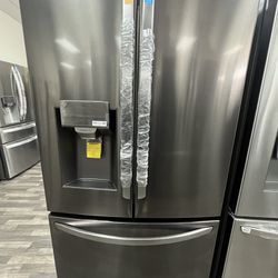Out Of Box / Dents Or Scratches Only/ 28cu.ft Capacity Black Stainless Steel Fridge Now$1249 MSRP$2599