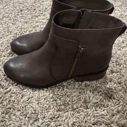 Brown Boots 