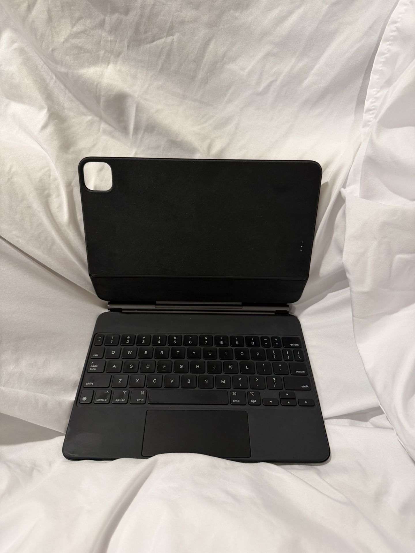 iPad Pro 11 Magic Keyboard + Apple Pen