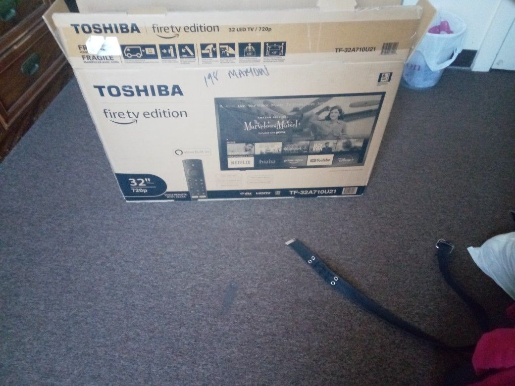 32 In Toshiba Roku TV Brand New In Box