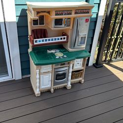 Play Kitchen