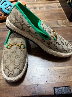 Women’s shoes