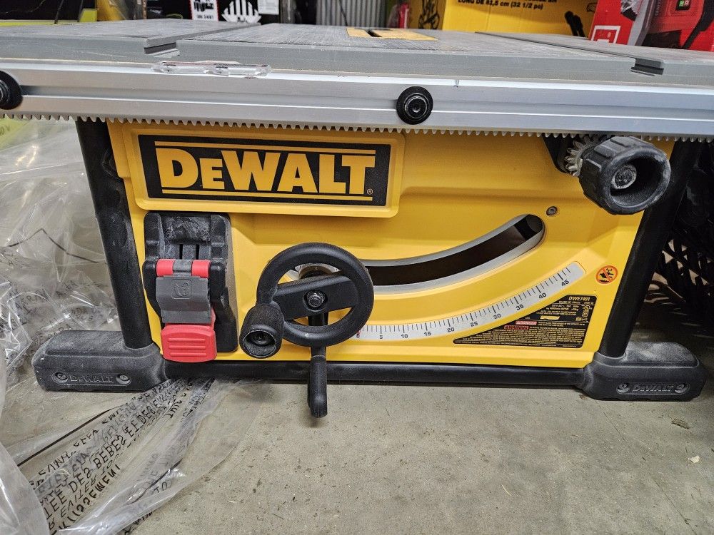 DewaltTable Saw