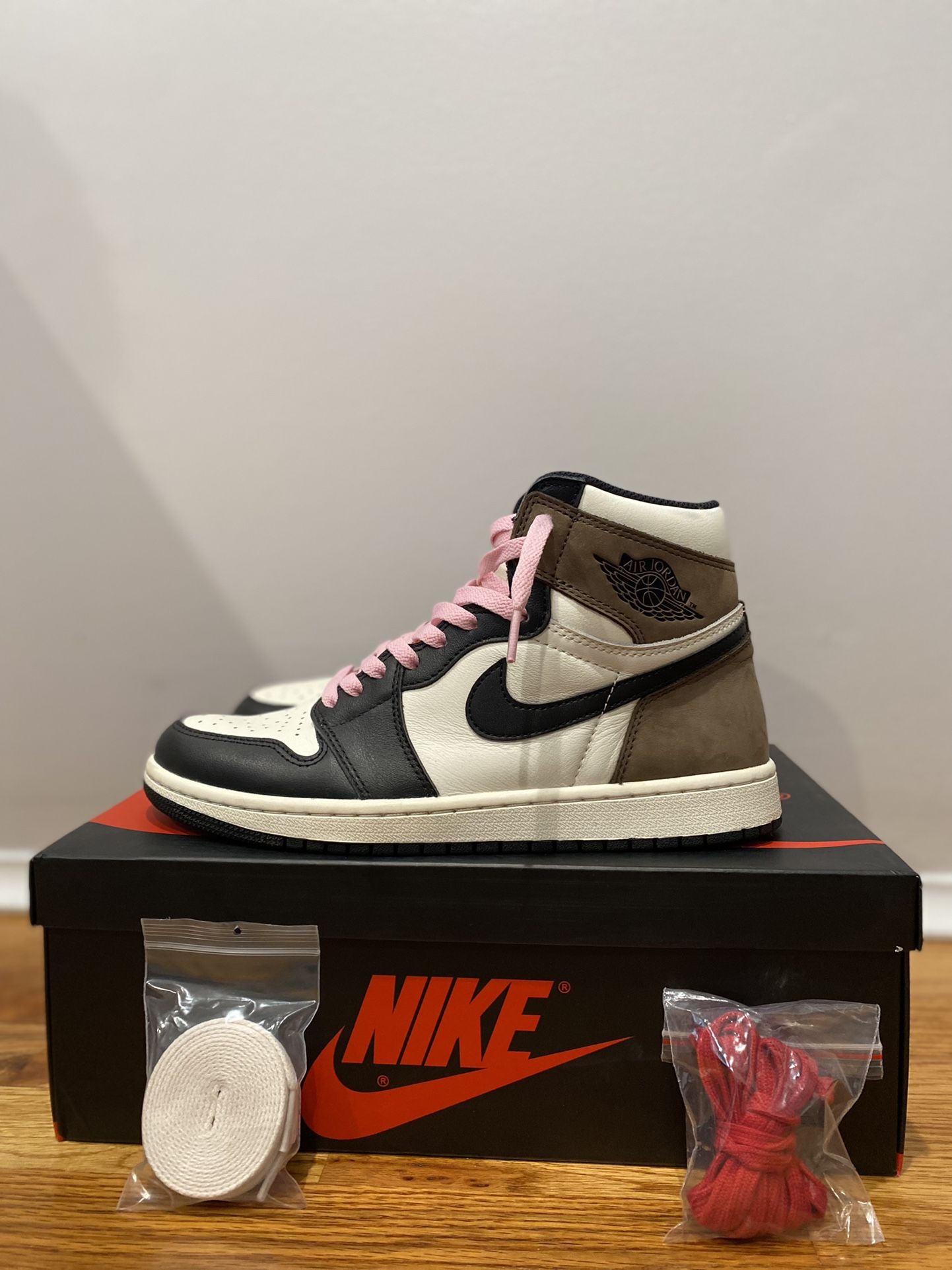 Jordan 1 Retro High OG ‘Dark Mocha’